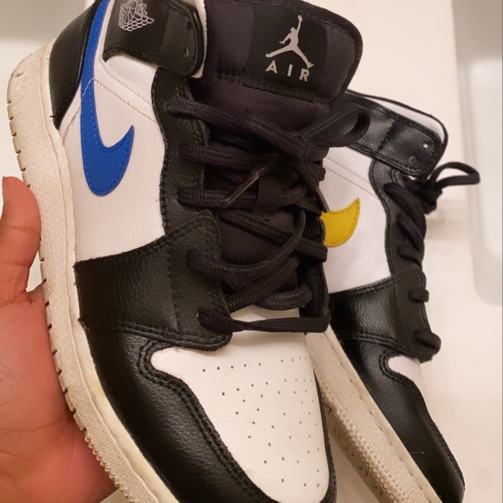Jordan 1 mids